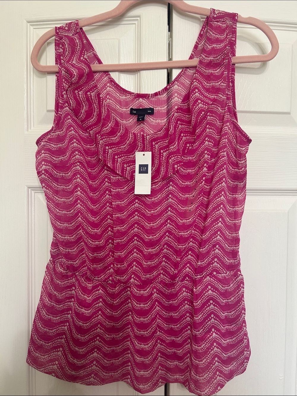 GAP Fuchsia Wave-Print Sleeveless Tank